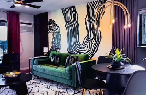 Beverly Apartment | #1 Top Flr Waterview ~ Lux Design ~ Pvt Balcony