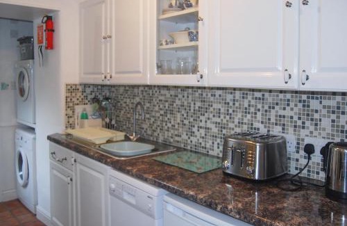 Portinscale House | Family-Friendly 1 Tower Cottage: Pet Welcome & High Ratings