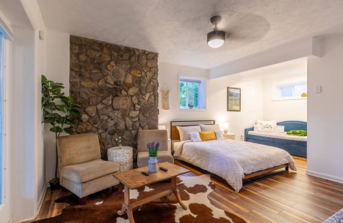 Vilas House | Pet-Friendly Treetops Retreat Near Downtown Boone