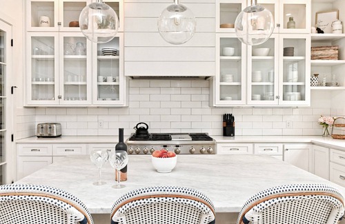East Cesar Chavez House | Top-Rated Austin Getaway with HEATED POOL and Lake Views