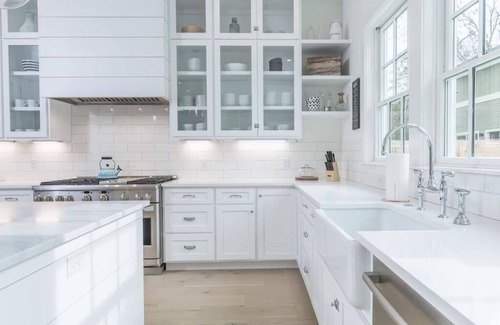 East Cesar Chavez House | Top-Rated Austin Getaway with HEATED POOL and Lake Views