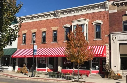 Sturgeon Bay Apartment | Ideal Location: Walk to Dining, Shops, Museums & Beach