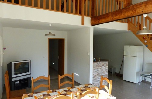 Saint-Germain-et-Mons House | Book Now for 5 Days of Comfort with Pool & Breakfast