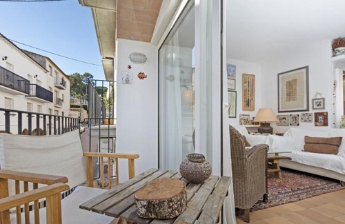Llafranc Apartment | Ocean View Retreat at 1 Yol - Family-Friendly Getaway