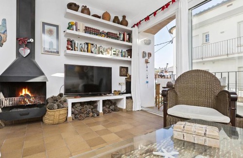 Llafranc Apartment | Ocean View Retreat at 1 Yol - Family-Friendly Getaway
