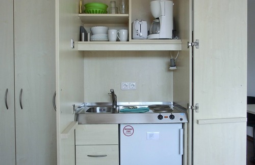 Gelbensande Apartment | Cozy One-Bedroom Retreat for Two with Free Wi-Fi