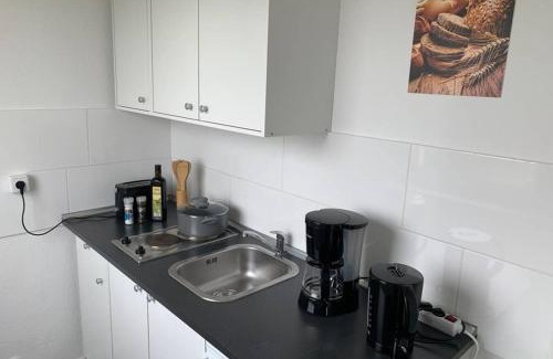 Nordost Apartment | Modern Apartment with Netflix, WiFi & Kitchen near City