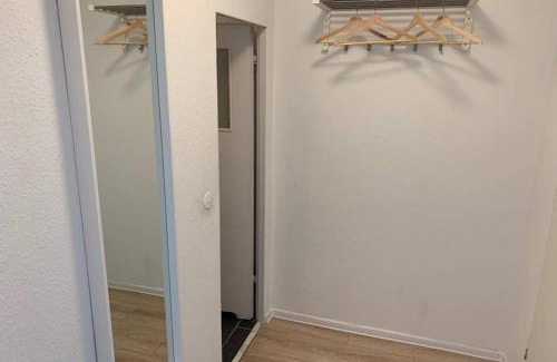 Nordost Apartment | Modern Apartment with Netflix, WiFi & Kitchen near City