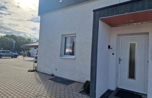 Herzogenaurach Apartment | Cozy 1 Zimmer Apartment in Herzogenaurach for Families