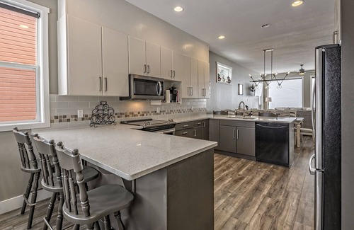 Silver Star Mountain House | Prime Location with Hot Tub, BBQ & Pet-Friendly Amenities!
