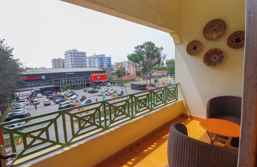 Kilimani Apartment | 10-12 Pax Kilimani Penthouse with Free Parking