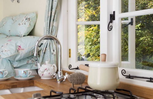 Etchinghill Cabin | Enchanting Woodland Retreat with Pet-Friendly Amenities