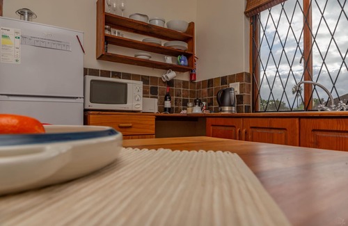 Stellenbosch Central Bed & Breakfast | Discover 10 Alexander B&B: Guest Rated 9.8 with Pool Access