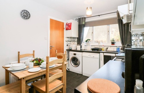 Torphins Cottage | Family-Friendly 10 Annesley Park with Garden in Torphins