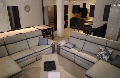 Saint-Leger-les-Melezes Apartment | Spacious 10-Bed Apartment Steps from the Ski Slopes