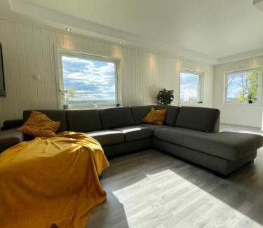 Trogstad House | Charming SAMM Guest House: Pet-Friendly Getaway Near Oslo