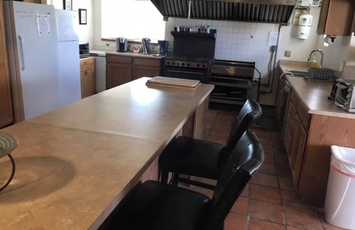Sevier Cabin | Rustic Lodge Retreat in Sevier Valley - Pet Friendly & Pool
