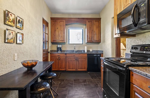San Marcos House | Unforgettable Hill Country Retreat with Pool and Pickleball