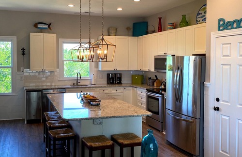 Isle of Palms House | Spacious 10 BR Oceanfront Retreat with Pool & Spa