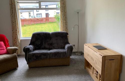 Mauchline Apartment | Inviting 10 Burns Street, Tarbolton - Ideal for Families & Pets
