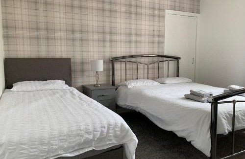 Mauchline Apartment | Inviting 10 Burns Street, Tarbolton - Ideal for Families & Pets