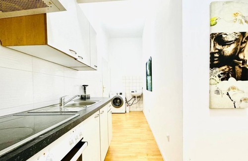 Ottakring Apartment | 10 Economy Rooms-Shared Bath & Kitchen