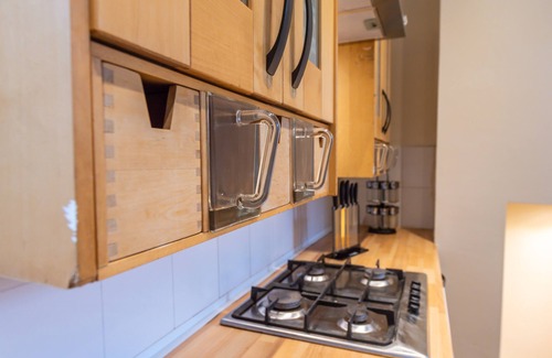 Liverpool House | Inviting 5-Bed House in Liverpool with Free Parking