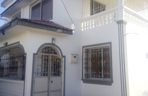 Mombasa House | Relaxing Stay Near Haller Park with Pool and Ocean Views