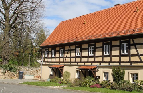 Maxen Apartment | 10 km to Dresden - Modern Apartment in the Farm With own Horses, Garden Pool