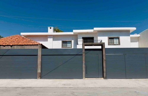 Torreon Apartment | Spacious Suite for Four with Kitchen & Breakfast Included