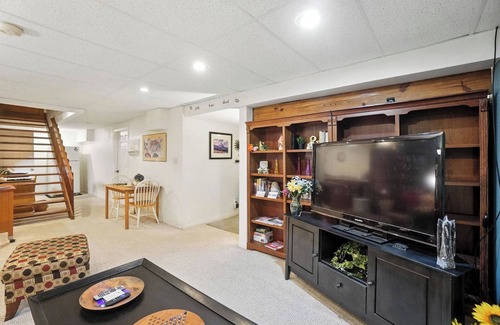 Anderson Township Apartment | 10 Mi to Dtwn: Cozy Couple's Getaway in Cincinnati