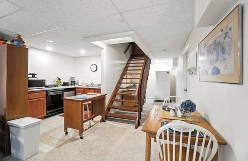 Anderson Township Apartment | 10 Mi to Dtwn: Cozy Couple's Getaway in Cincinnati