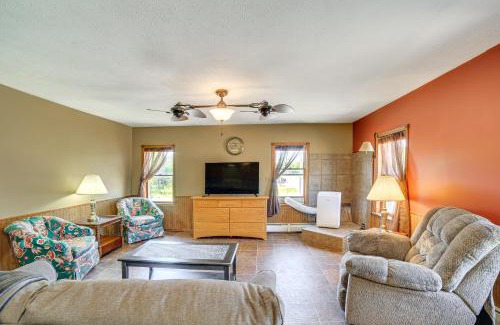 Eben Junction House | Family-Friendly Eben Junction Townhome Near Lake Superior!