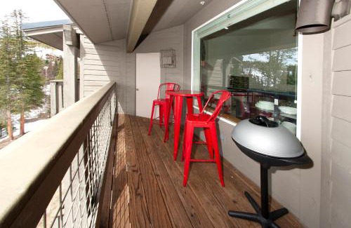 Wildernest Apartment | Cozy Condo with Community Hot Tub Near Keystone