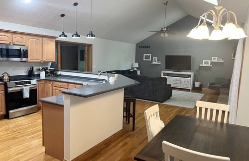 Sayler Park House | Family-Friendly Retreat 10 Miles from Perfect North Ski Slopes