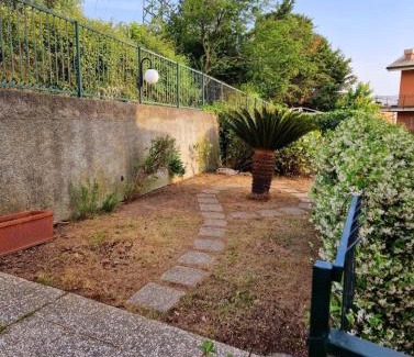 Rezza Apartment | Relaxing Double Suite Surrounded by Nature, 10 Min to Beach