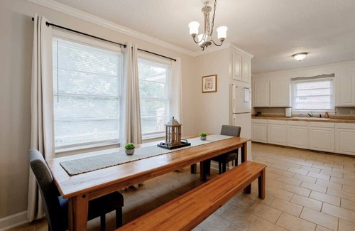 Eau Claire House | Convenient Stay Near Downtown Columbia - The Ronnie Runner