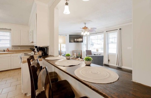 Eau Claire House | Convenient Stay Near Downtown Columbia - The Ronnie Runner