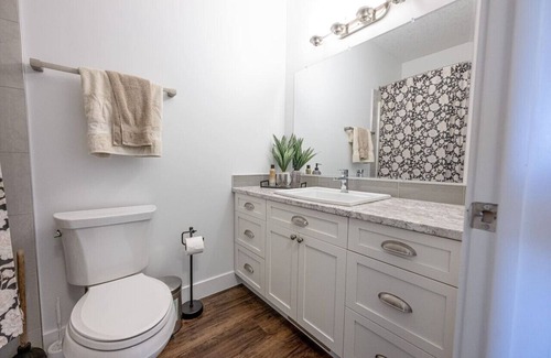 Woking House | Relaxing Country Retreat: 10 Min from Teepee Creek Rodeo
