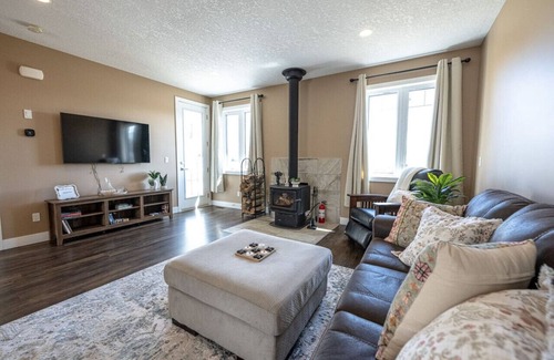 Woking House | Relaxing Country Retreat: 10 Min from Teepee Creek Rodeo