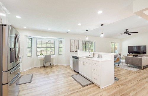 Clearwater House | Family-Friendly Retreat: 10 Min to Clearwater Beach
