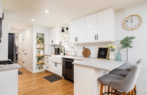 West Congress House | Top-Rated Home with Pool & Outdoor TV, 10 Min to Downtown