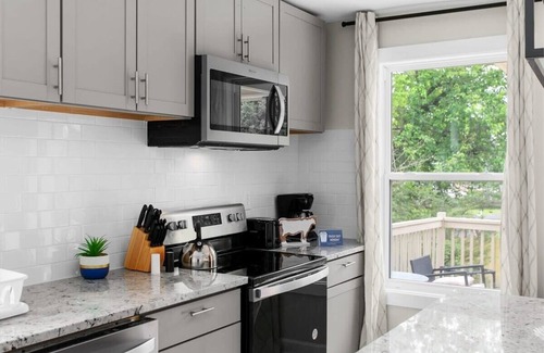 Birmingham House | Convenient Modern Retreat - 10 Min to Downtown & Family-Friendly