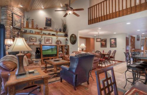 Purgatory House | Discover Tamarron Gambel Oak 781 with Private Pool & Breakfast