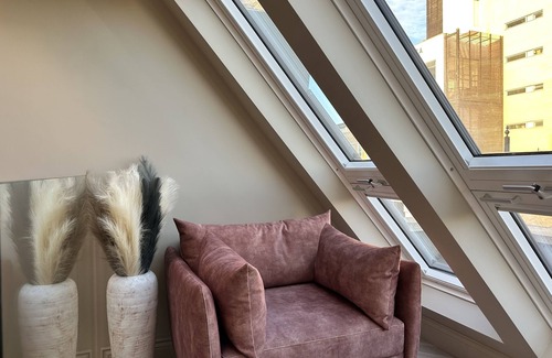 Hackney Apartment | Ideal Stay Near London: King Bed, En-suite & Breakfast