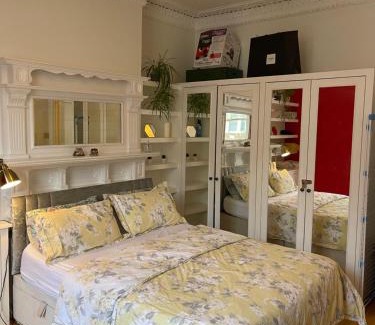 Kilburn Apartment | Convenient 2 Bed Apartment, Just 15 Min to Central London