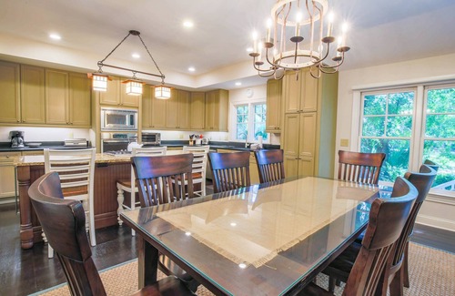 West Beach House | Beachside Retreat with Kitchen & Golf Course Views