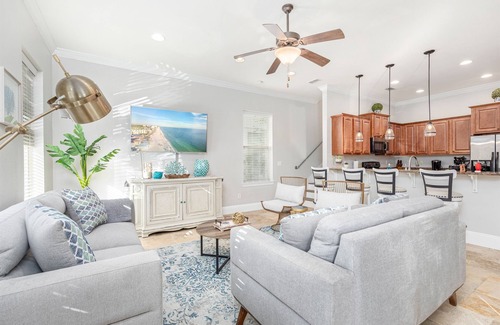 Villages of Crystal Beach House | Beachside Retreat with Pool & Spa - Steps2Beach Resort