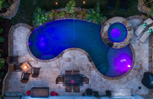 Naples Park House | Family-Friendly Resort with Pool, Steps from the Beach