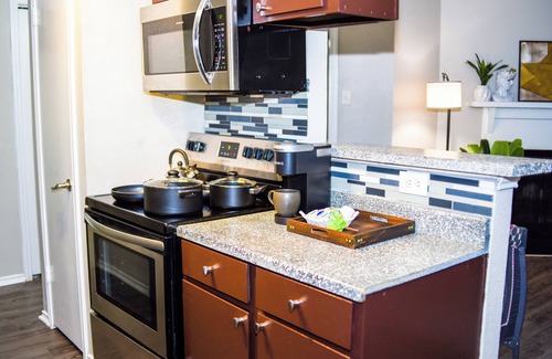 Grand Prairie Apartment | 10 Mins Away Cowboy/Ranger Stadium 1b/1b